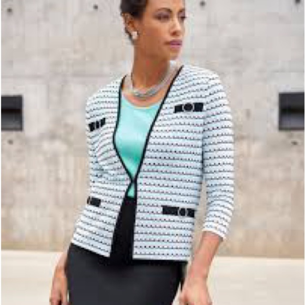 Ming Wang Blue and White Patterned Blazer